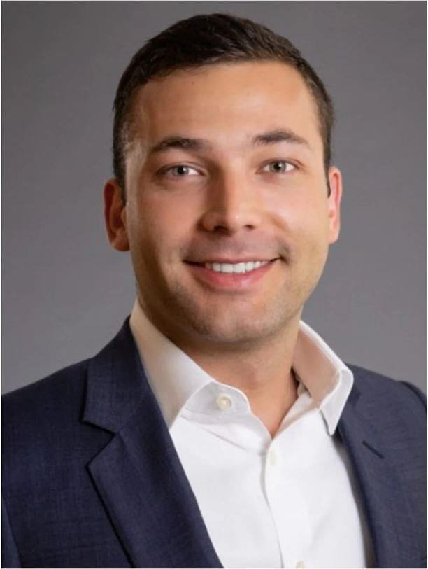 Banker washes on the beach during vacation in Spain after partner breaks up @d